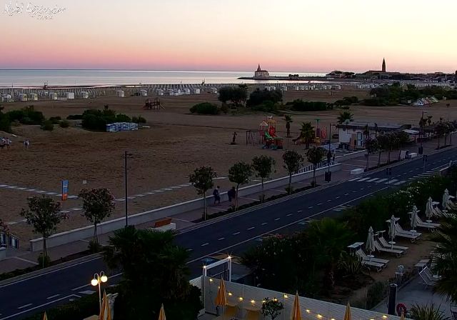 Hotel Alexander a Caorle in diretta: Spiaggia di Levante, spiaggia di levante
