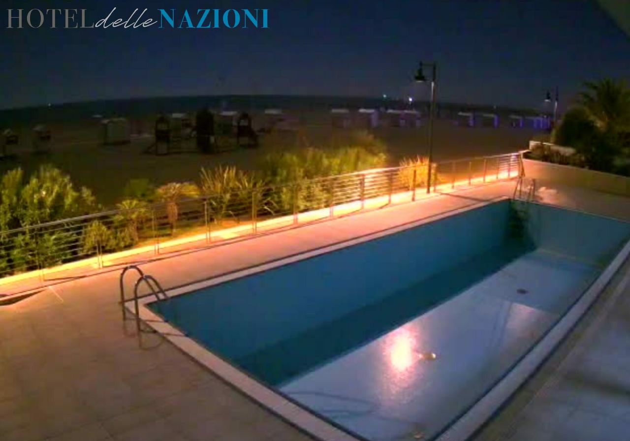 Hotel delle Nazioni a Caorle in diretta: Ponente Beach, spiaggia di ponente